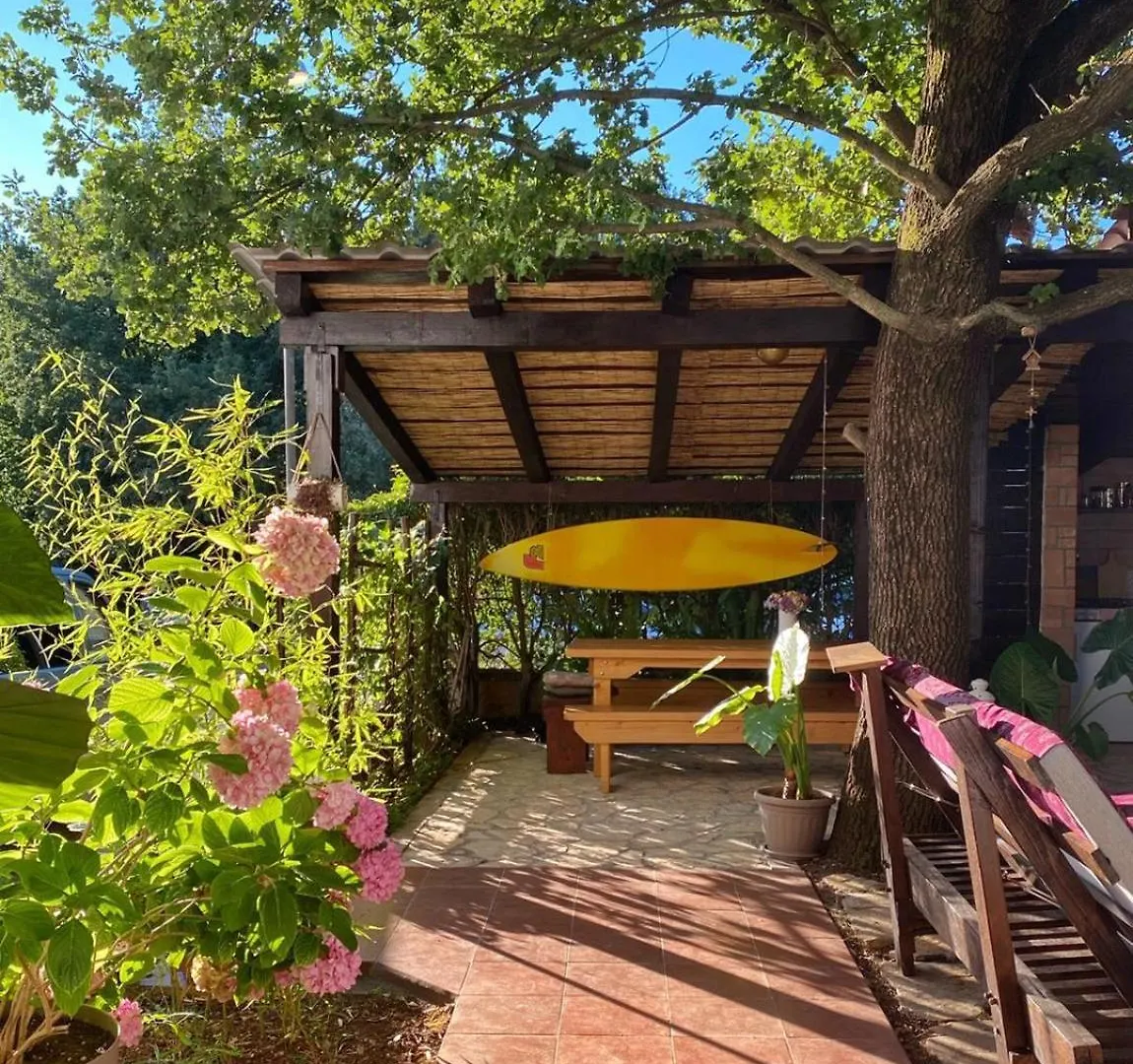 לינה וארוחת בוקר רוביני Yoga, Bed & Vegan Breakfast